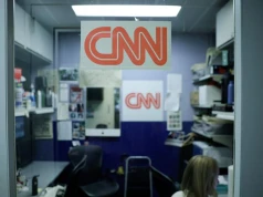 CNN, MS NOW i Politico pozywają Biały Dom. Chodzi o dostęp dziennikarzy