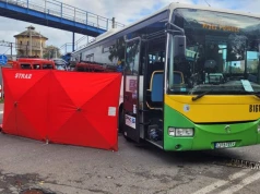 Chłopiec na hulajnodze uderzył w autobus. Nie żyje