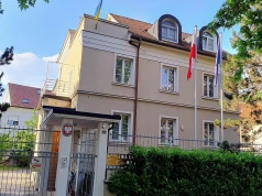 Pracownik polskiego MSZ wypadł z okna w Lublanie. "Odebrał przesyłkę dyplomatyczną"