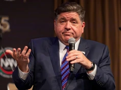 Lek na odchudzanie i regularne, długie spacery. Gubernator JB Pritzker schudł 80 funtów