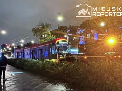 Wykolejenie tramwaju na Żoliborzu. Pojazd wpadł w słupki