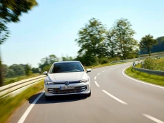 Golf Hybrid w jeszcze bardziej przystępnej cenie. 136 KM, jazda na prądzie bez ładowania i dwa poziomy wyposażenia