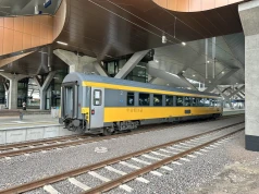 Samotny wagon stoi na stołecznej stacji. Hej RegioJet, zapomnieliście o czymś