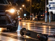 14-latek jechał hulajnogą bez uprawnień. Zderzył się z autem