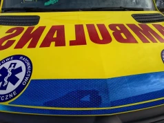 DRAMAT NA ŚCIEŻCE W OSTROWIE! 15-latek na pędzącej hulajnodze potrącił kobietę