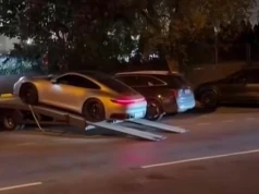 Rozwiązał problem braku miejsc parkingowych. Użył lawety
