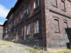 Rybnik: Rusza kompleksowa modernizacja dużego familoka na Śląsku. To część historycznej zabudowy miasta. "Nowe mieszkania dla prawie 30 rodzin"