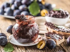 Śliwkowy chutney z chili i imbirem