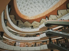 Galerie handlowe w Polsce się starzeją. Czas na wyburzenia czy modernizacje?