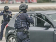 Kraków. 35-latek zamachnął się butelką na dziewczynkę. Został zatrzymany w pociągu