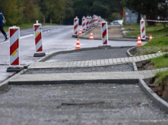 Remont chodnika i nowe latarnie w Rzeszowie. Prace ruszyły, lista ulic jest długa