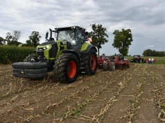 450 KM i ściernisko znika. Nowy Claas Axion 9 pokazał, co potrafi