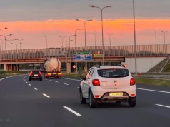 Dacia Sandero o włos z Volkswagenem T-Roc. Zacięta walka o pierwsze miejsce w Europie