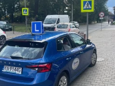 Straszne szkoły jazdy w Polsce. Instruktorzy łamią prawo przy kursantach