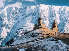 Górskie serce Gruzji🤩 📷 Wycieczka na Kaukaz za 807 PLN 🏔️ Loty + hotel i samochód ✈️+🏨+🚗