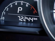 Niski przebieg auta może być pułapką. Dane zaskakują
