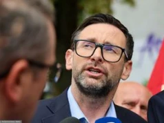Obajtek przyłapany na niekonsekwencji. Padło pytanie o zęby