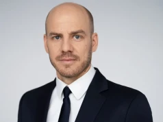 „Musimy przestać zakładać, że prawdziwa informacja obroni się sama”. Krzysztof Herman z OIL w Warszawie o dezinformacji, AI i Lex Szarlatan