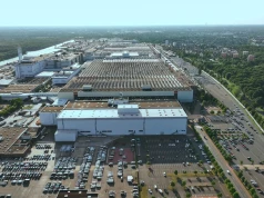 Volkswagen zaskoczony sukcesem EV, ogranicza produkcję ICE. Czy wszystkie fabryki przetrwają?