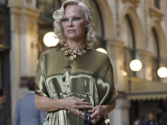 Pamela Anderson w Mediolanie zachwyciła makijażem. Wróciła do glamour