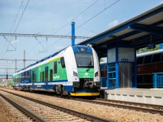 Pociąg na baterie. Transport przyszłości już wyjechał na tory