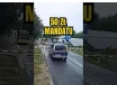 50 złotych mandatu dla strażnika miejskiego po akcji na przejeździe kolejowym