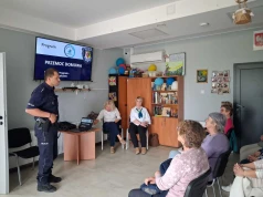 Policjanci, strażnicy i pracownicy ZUS z seniorami o bezpieczeństwie