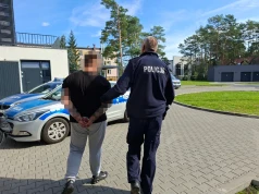 Recydywista znowu za kratami. Drogówka i śledczy przejęli ponad pół kilograma narkotyków