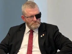 Grzegorz Braun wykluczony z własnej rozprawy. Sędzia stracił cierpliwość