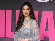 57-letnia Catherine Zeta-Jones olśniła na premierze. Postawiła na transparentną kreację
