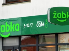 Żabka sprzedaje ponad 50 mln kaw, a teraz wprowadza nowe. Rośnie presja na kawiarnie
