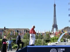 Papież Leon XIV we Francji. Prasa pisze o entuzjastycznym przyjęciu
