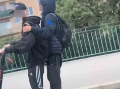"Rodzicu, czy poznajesz swoje dziecko?". Chłopcy pędzili po Saskiej Kępie na jednym sprzęcie bez kasków na głowach