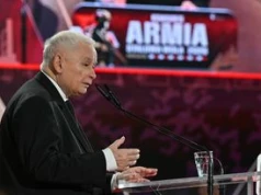 Kaczyński mówił o rezerwistach. "Potrzebne są setki tysięcy"