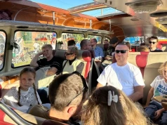 Autobusy i tramwaje z dawnych lat opanowały w sobotę Wrocław
