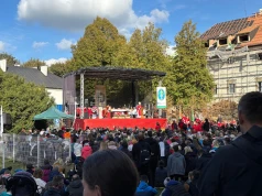 Szli przez Góry Świętokrzyskie, by pokłonić się Relikwiom Drzewa Krzyża Świętego