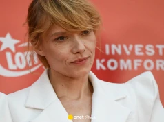 Dawno niewidziana Roma Gąsiorowska pozuje w Gdyni. Wybrała ekstrawagancką kreację