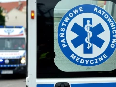 Kobieta zmarła na schodach przychodni. Ciało leżało trzy godziny, obok przechodzili pacjenci