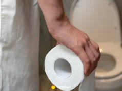 Taki kolor moczu to sygnał alarmowy. Potraktuj go poważnie