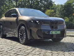 BMW iX3 to elektryk kompletny. Wersja 40 ma na dodatek jeszcze jeden atut