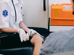 Pierwszy autobus-ambulans w Polsce już działa. Mobilny szpital ma sześć stanowisk dla pacjentów