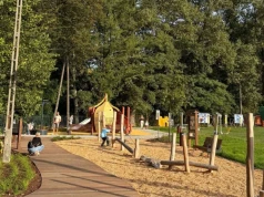 Nowy plac zabaw już otwarty. Dzieci mają tu mnóstwo atrakcji