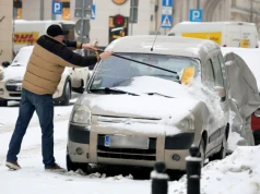 Tysiące kierowców rezygnuje z „zimówek”. Sprawdź to, zanim postawisz na opony całoroczne