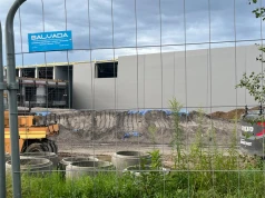 Olsztynek. Burmistrz nakazał usunięcie odpadów, a szkodliwe pyły nadal trują ludzi
