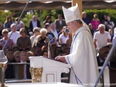 Jasna Góra/ Abp Zieliński: chcą za rodziny decydować, co dzieci mają jeść, jak żyć, co mówić