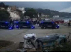 Podwójny g---t na 17-latce na plaży w Ceucie