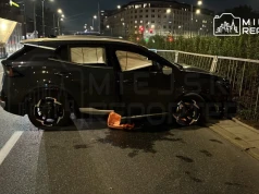 Pijany kierowca powodował kolizje w Warszawie. Skończył na murku metra. Miał blisko 3 promile alkoholu