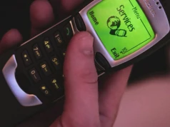 Klasyczne telefony komórkowe znowu modne. Dlaczego coraz więcej osób chce się odłączyć?