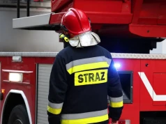 Dramatyczna noc w Świnoujściu. Ogień w mieszkaniu, lokatorzy musieli uciekać
