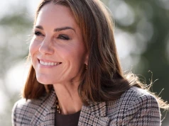 Księżna Kate wybrała marynarkę w idealny jesienny wzór. Znalazłyśmy 3 podobne z sieciówek